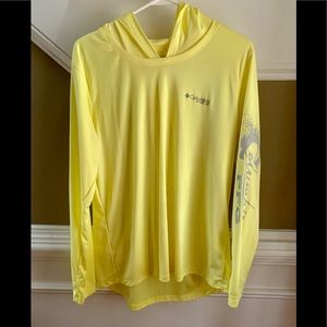 Ladies Columbia long sleeve shirt with hood.